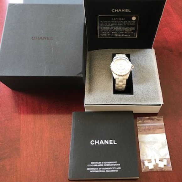 CHANEL J12 White Ceramic 38mm Diamond Dial Automatic Watch - H1629 - Picture 7 of 7